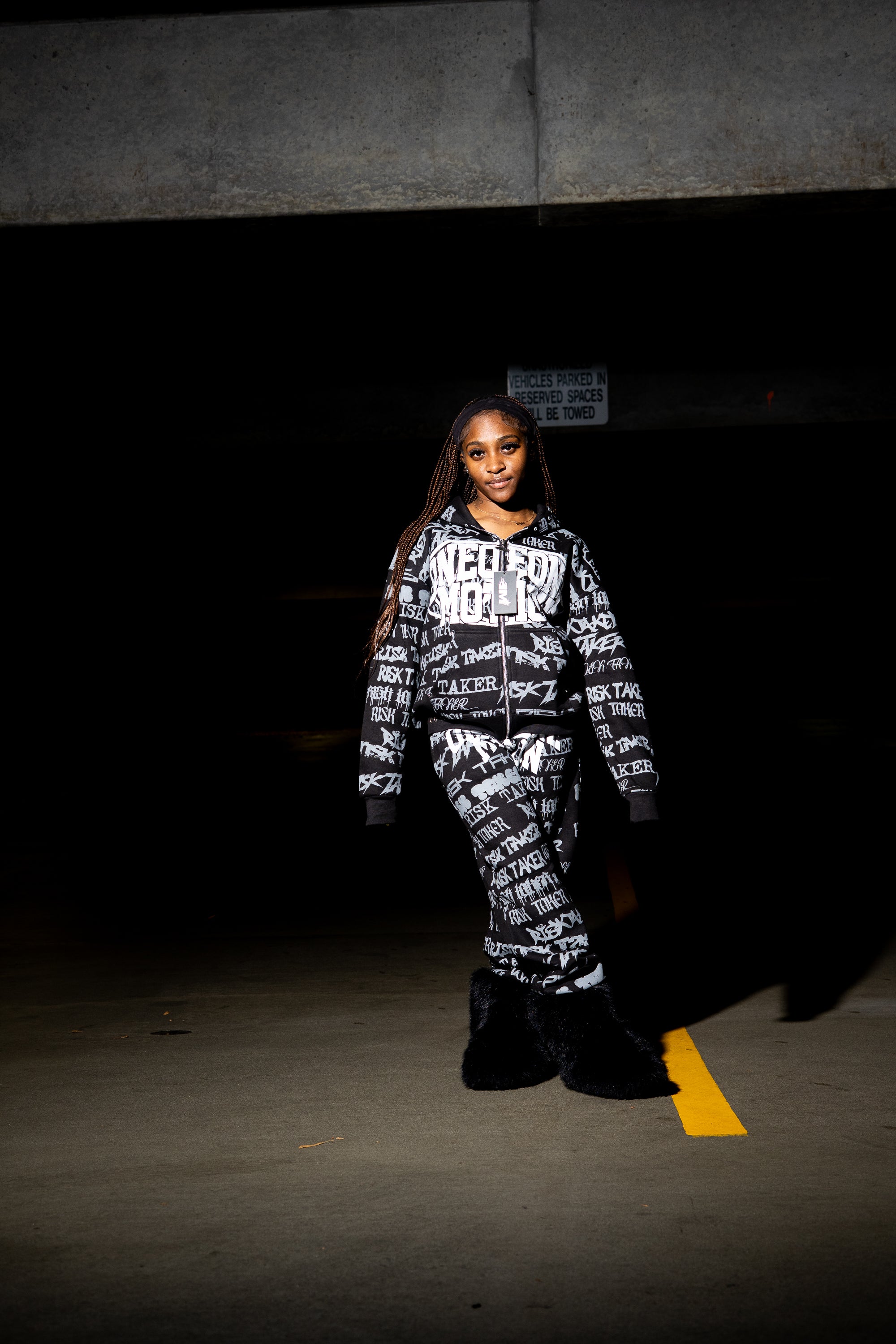 ONEOFONE GRAFFITI ZIP UP (Black )